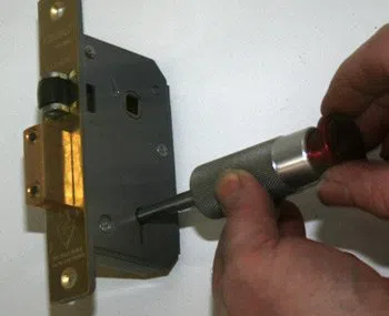 Newark Expert Locksmith Newark, NJ 973-512-5415 - 9a-locks-change